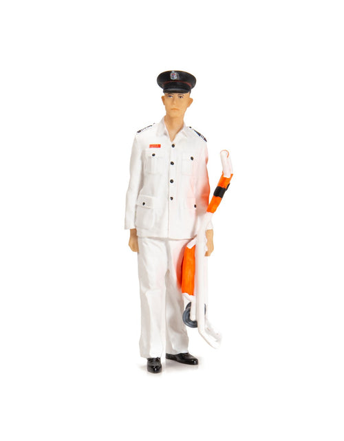 Load image into Gallery viewer, TINY 1/18 Resin Figure #22 Hong Kong 1980?s Vintage Ambulanceman Model 10.2 cm
