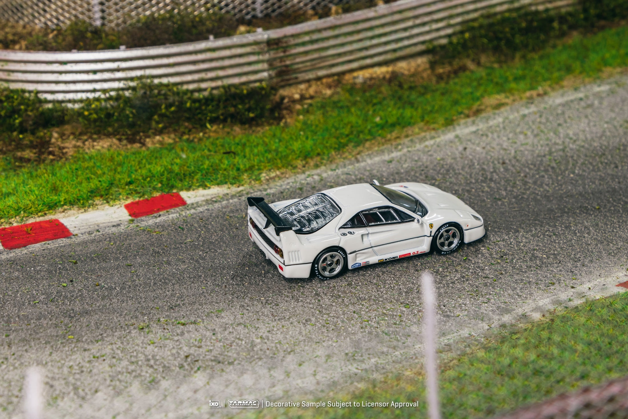 Tarmac Works 1/64 Ferrari F40 Lightweight White Diecast Model Car